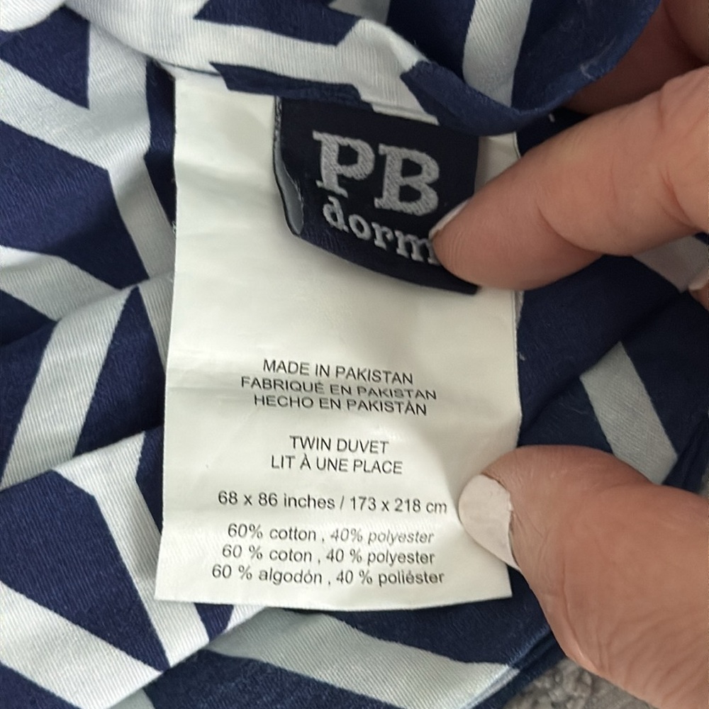 Pottery Barn Dorm/Teen duvet, sham twin blue navy white geometric pattern. - Picture 7 of 8